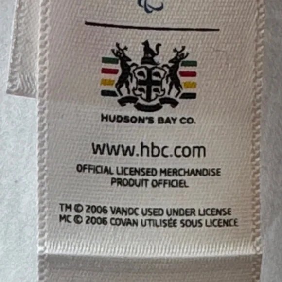 New Hudson’s Bay Canadian 2010 Vancouver Olympic Mittens - Picture 11 of 11